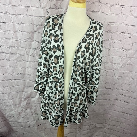 boutique over-sized leopard animal print open front kimono cardigan sweater sz M - Picture 1 of 6